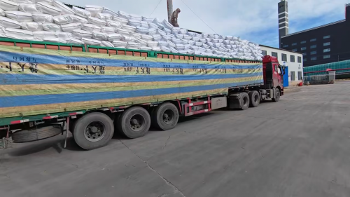 氢氧化铝粉批量装车，体现厂家产能和供应实力