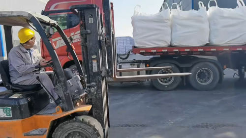 特种氢氧化铝产品批量装车
