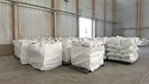 活性氢氧化铝产品批量装车，适用于阻燃剂及电子封装领域