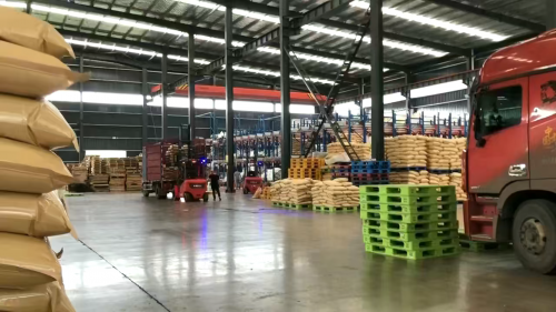 工业级氢氧化铝产品包装完成准备装车发货