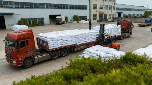 工业级氢氧化铝整车装运发往客户现场