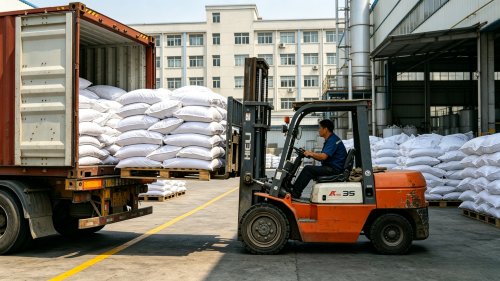 氢氧化铝产品装车发货现场